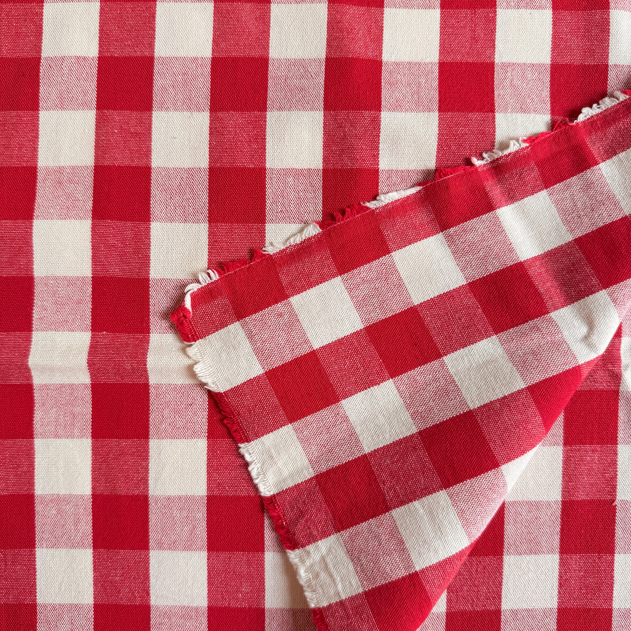Garnfarget rød gingham