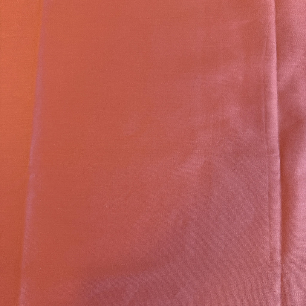 Ensfarget mørk, dus rosa