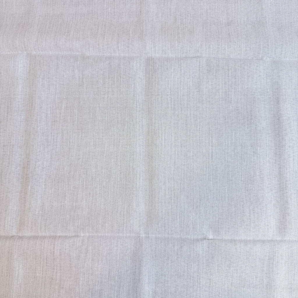 Lett transparent hvit