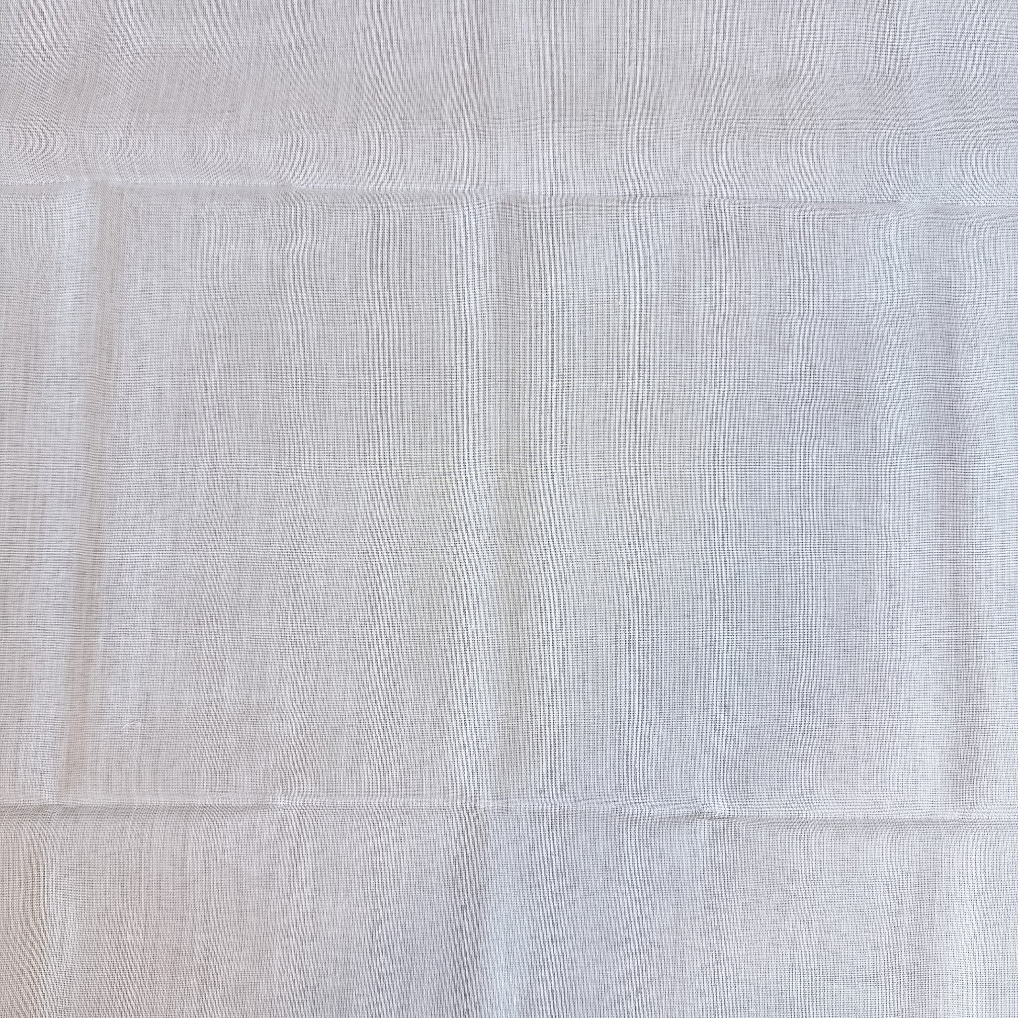 Lett transparent hvit