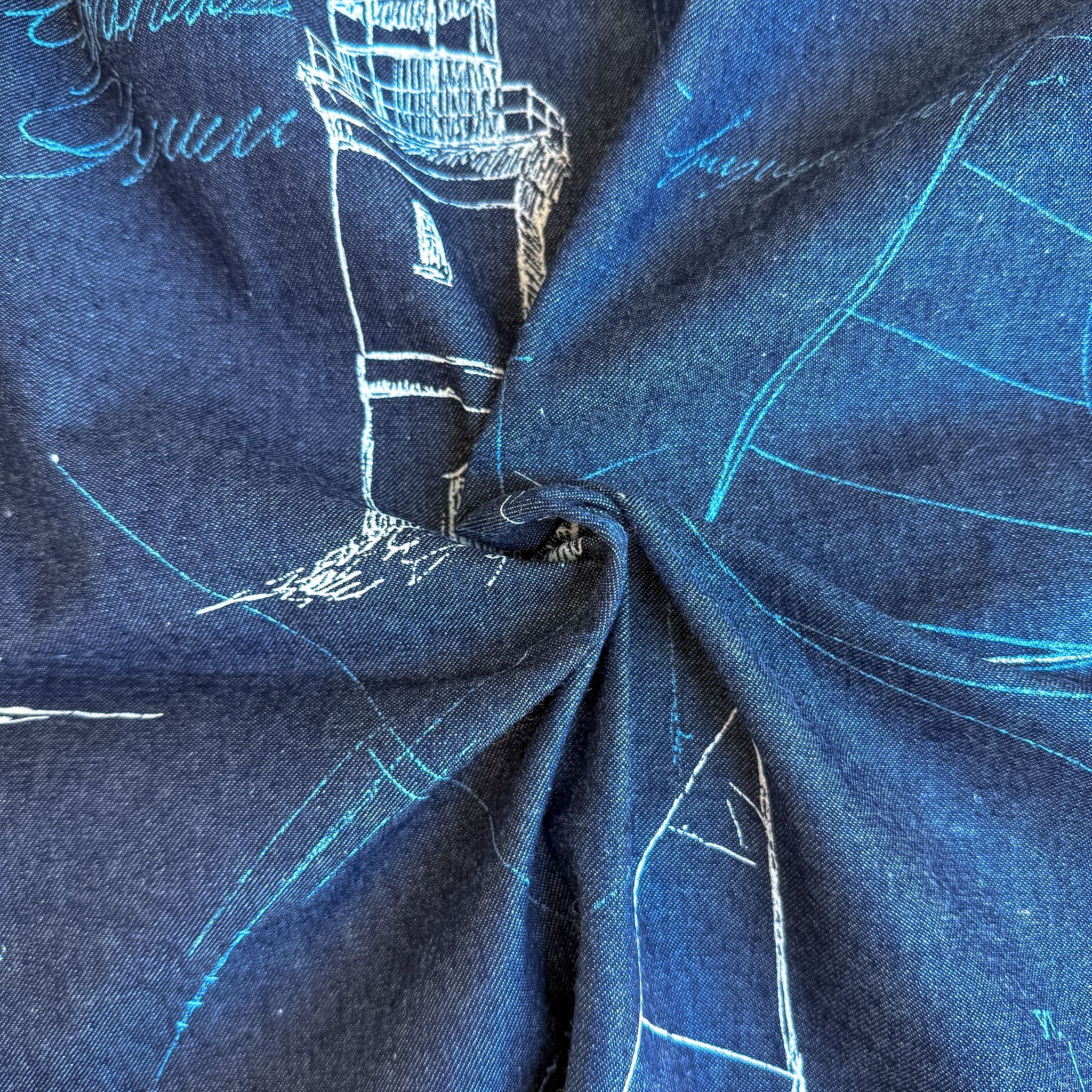Denim med maritime tegninger