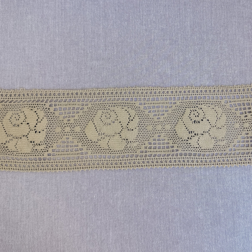 Blonde med roser beige