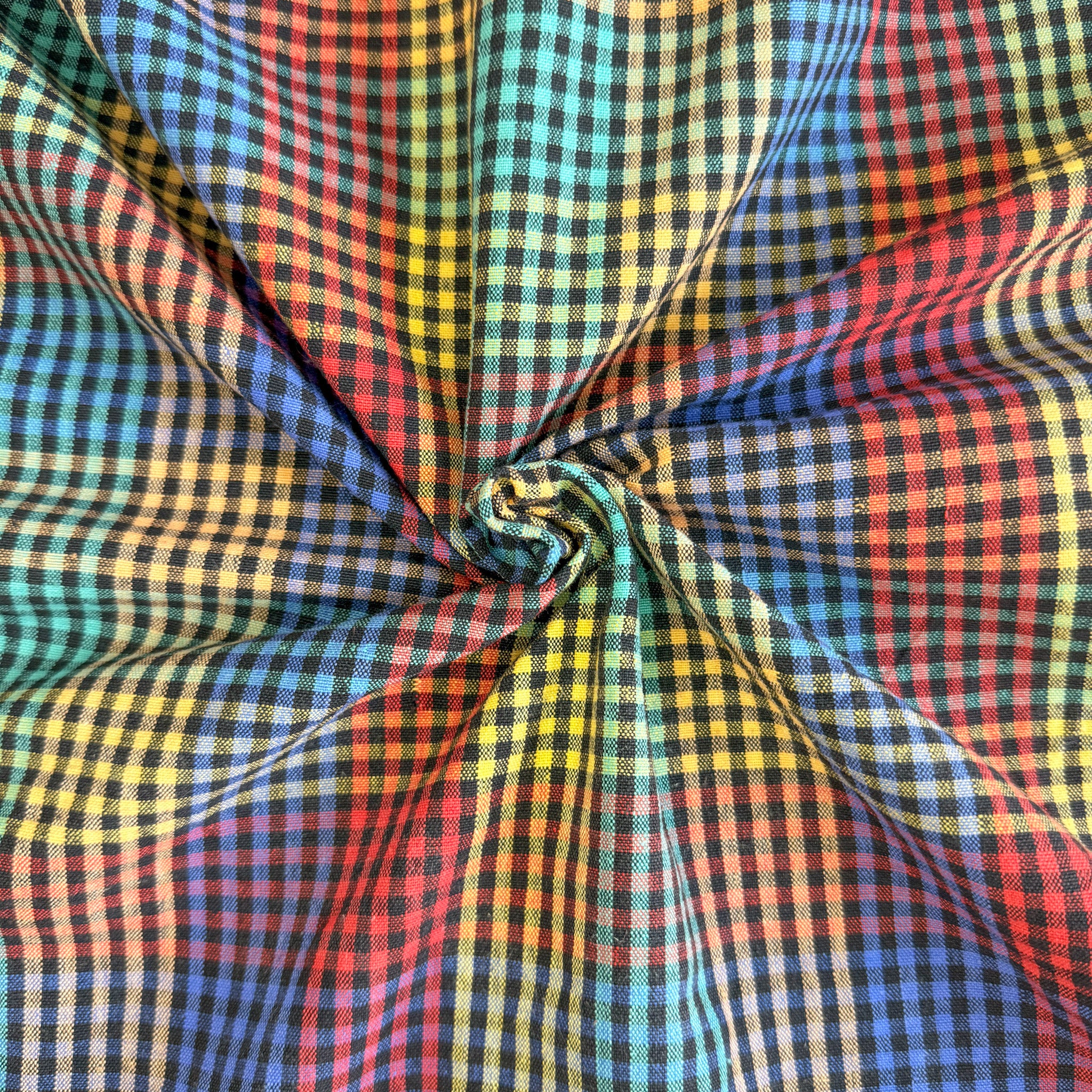 Fargerik garnfarget gingham 🌈