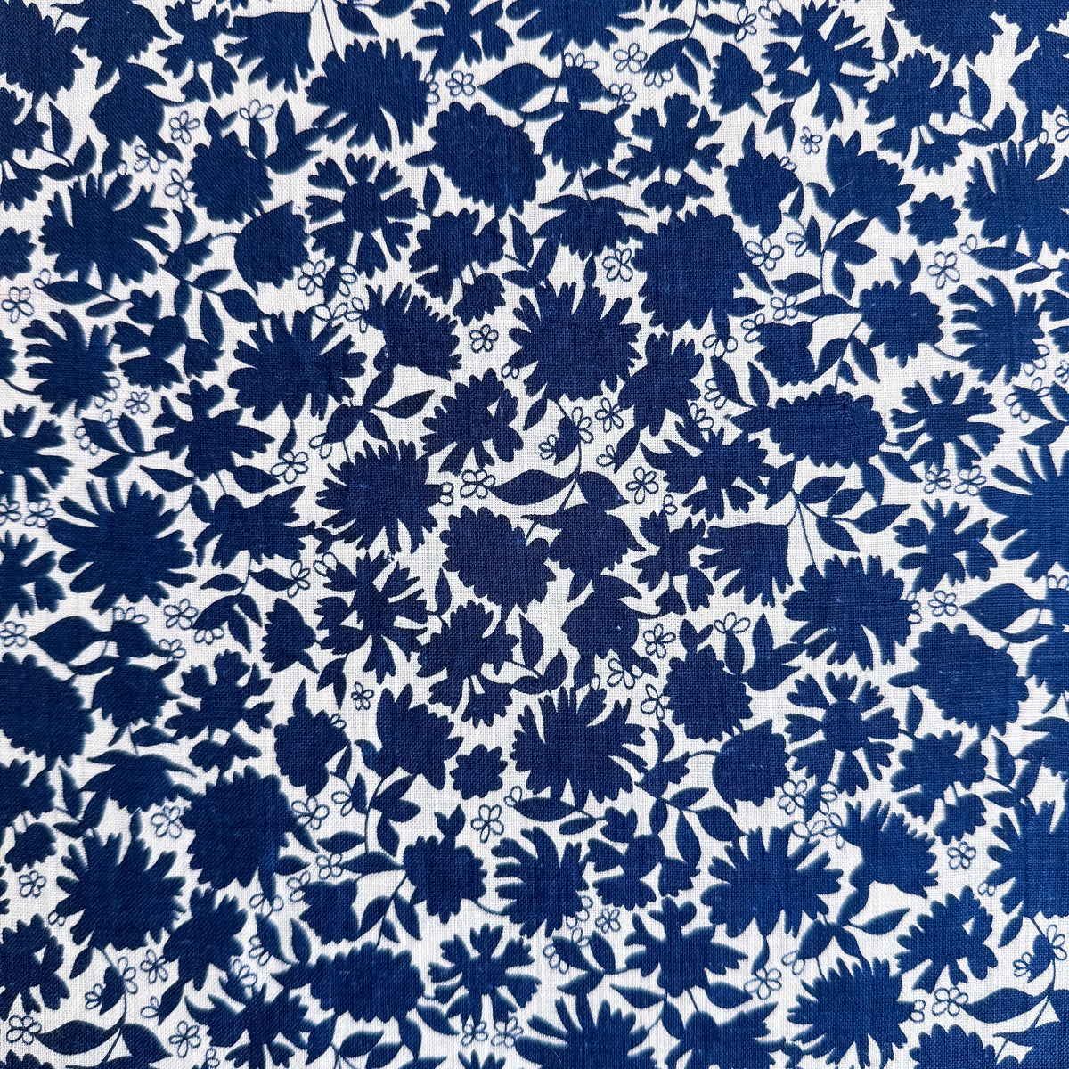Blått blomstermønster