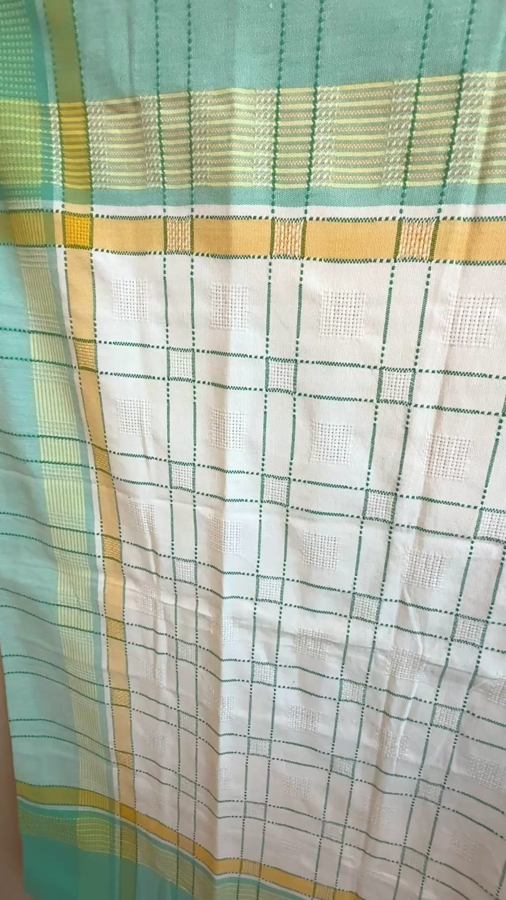 Sommerlig retro rutetekstil