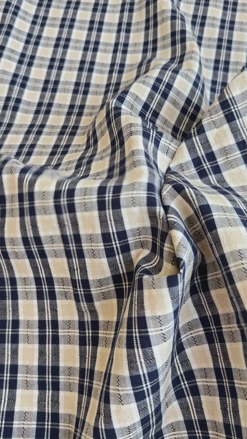 Ruter i blå og beige - Garnfarget