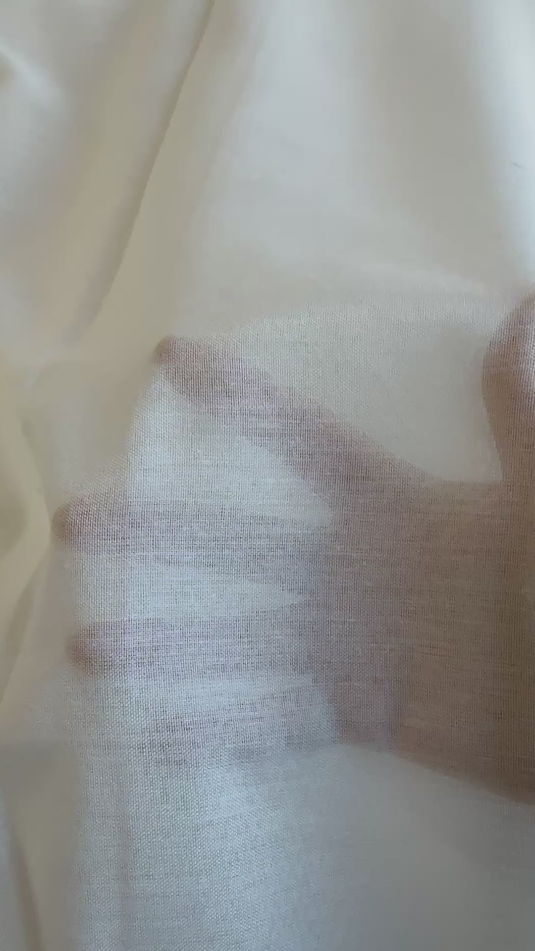 Semitransparent hvit