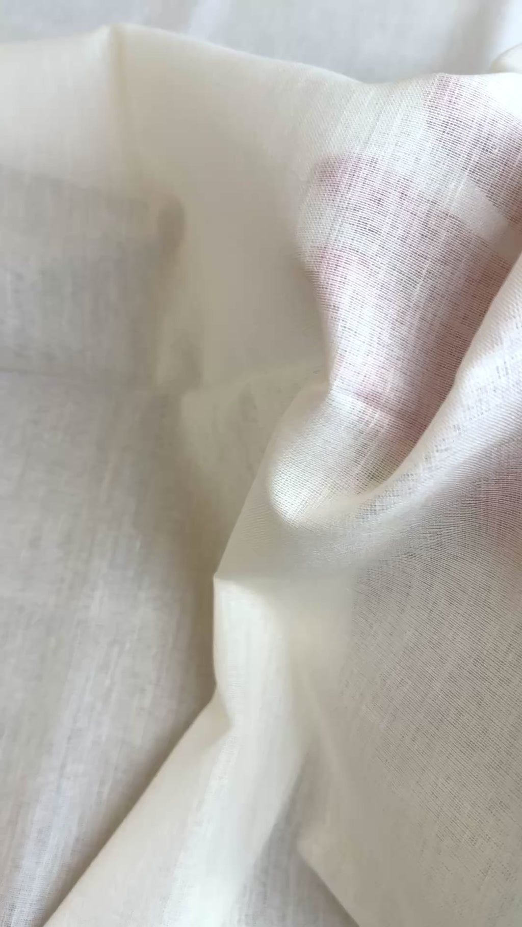 Lett transparent hvit