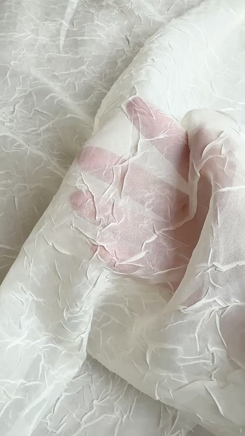 Lett gjennomskinnelig med krinklet overflate (krem)
