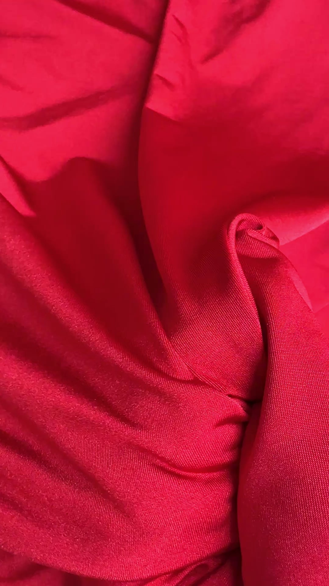 Skinnende rød stretch
