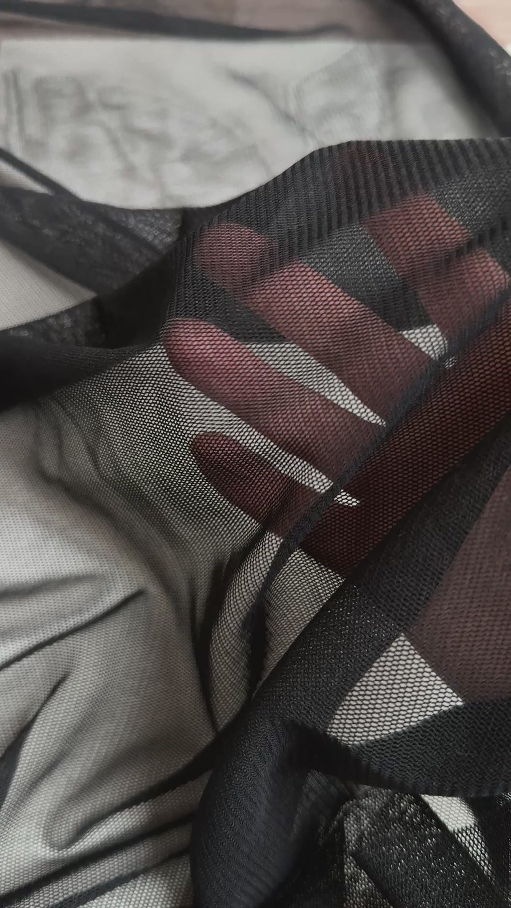 Sort strechy mesh