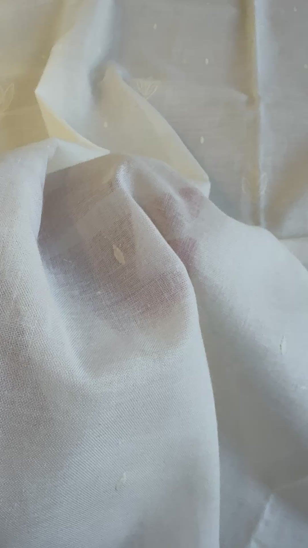 Tynt og lett med bladmønster (krem)